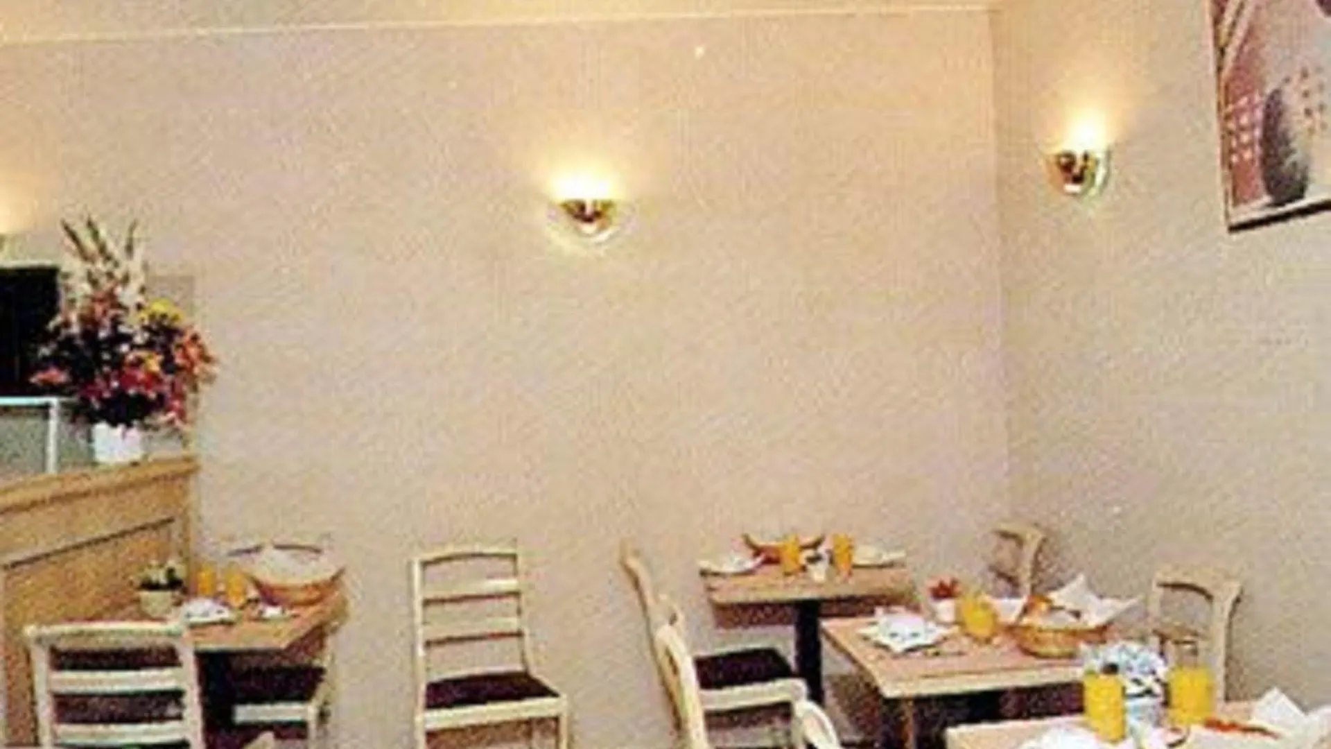 Hotel Chateau D'Eau Paris