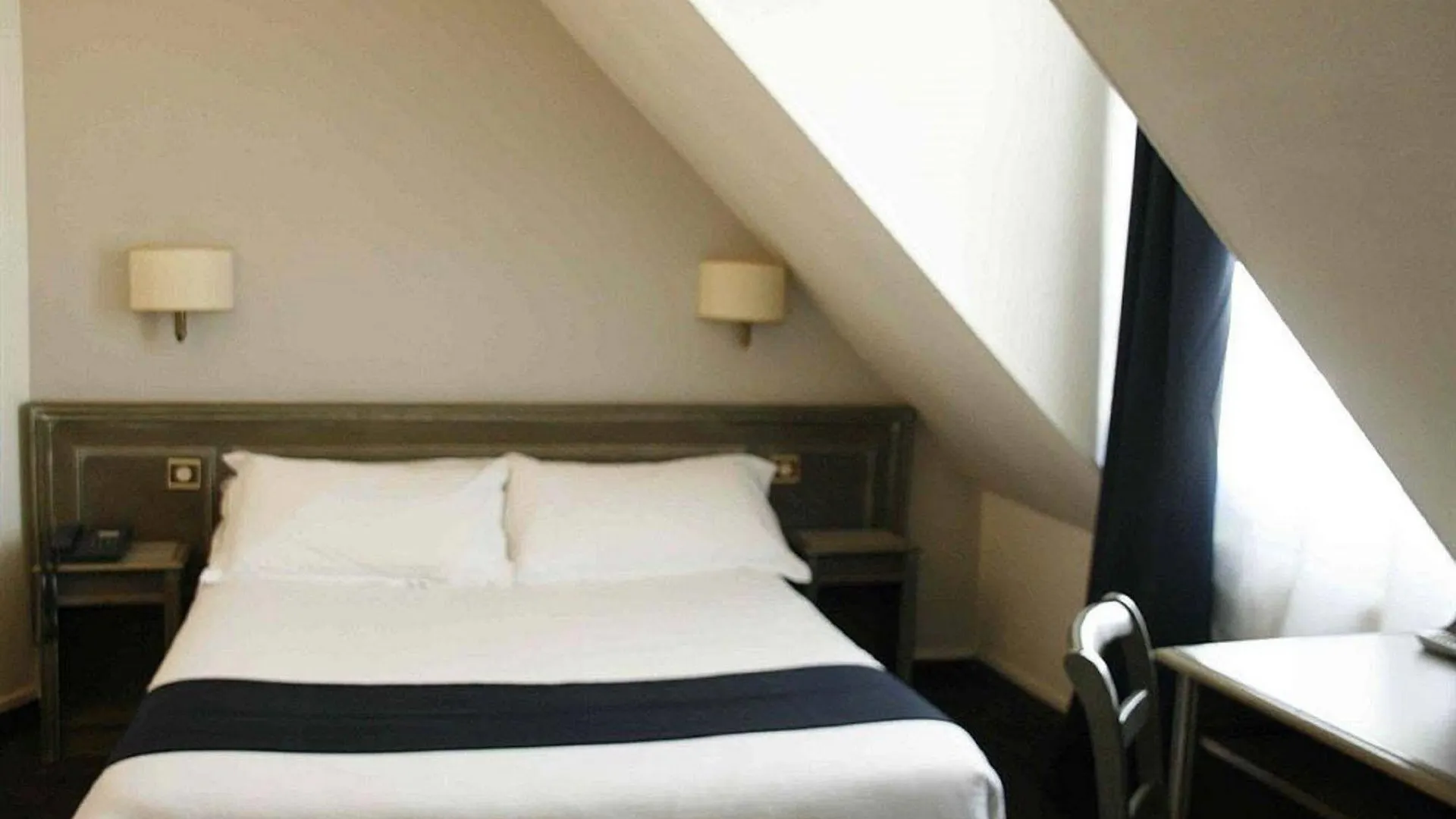 Hotel Chateau D'Eau Paris France